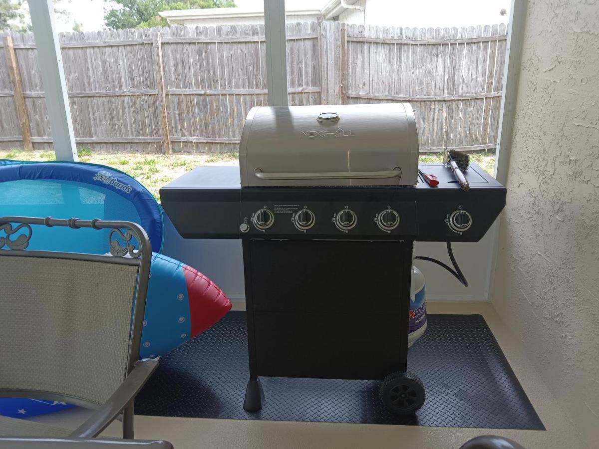 Heated & Screened In Pool