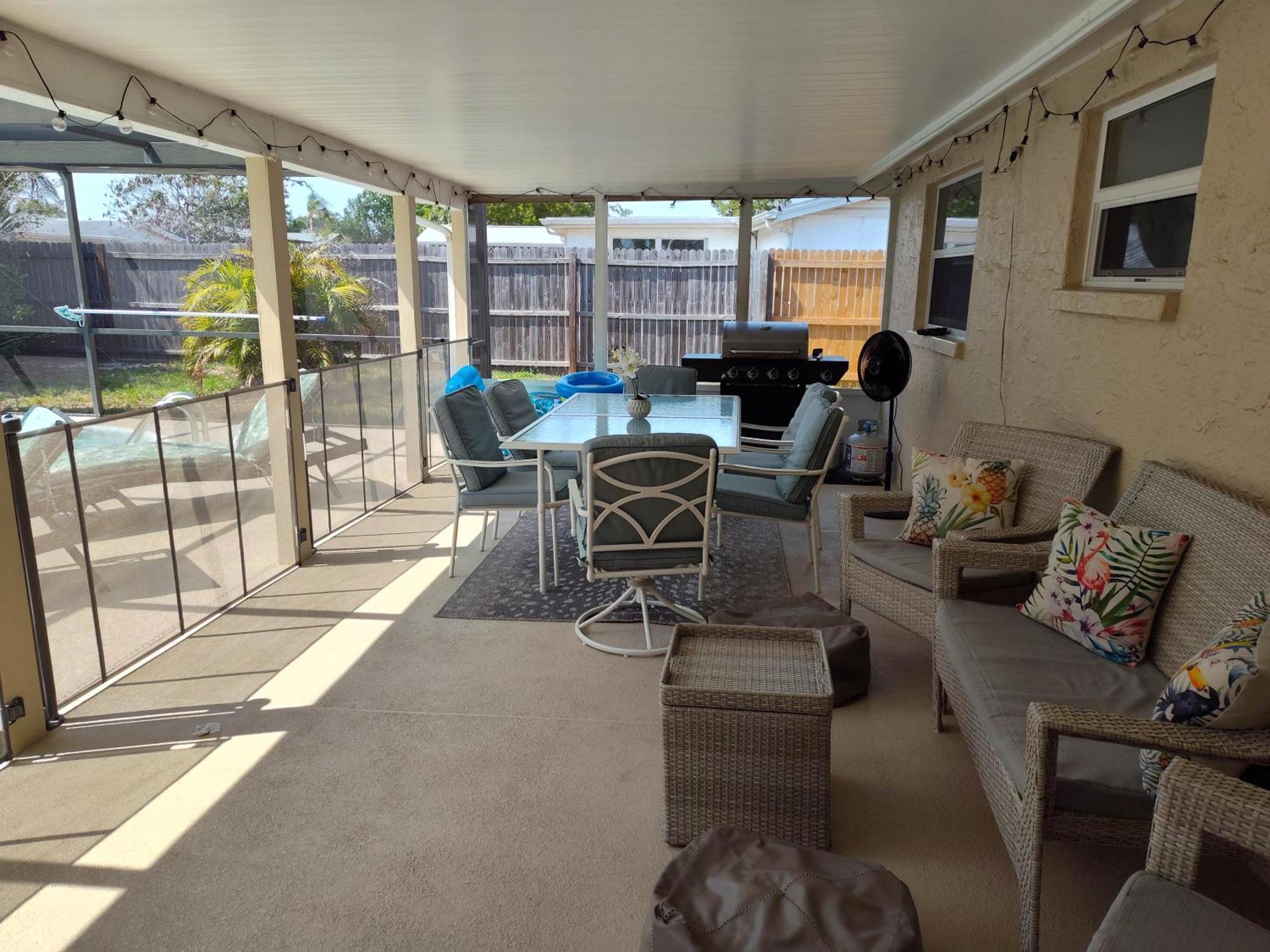 Heated & Screened In Pool Hébergement de vacances